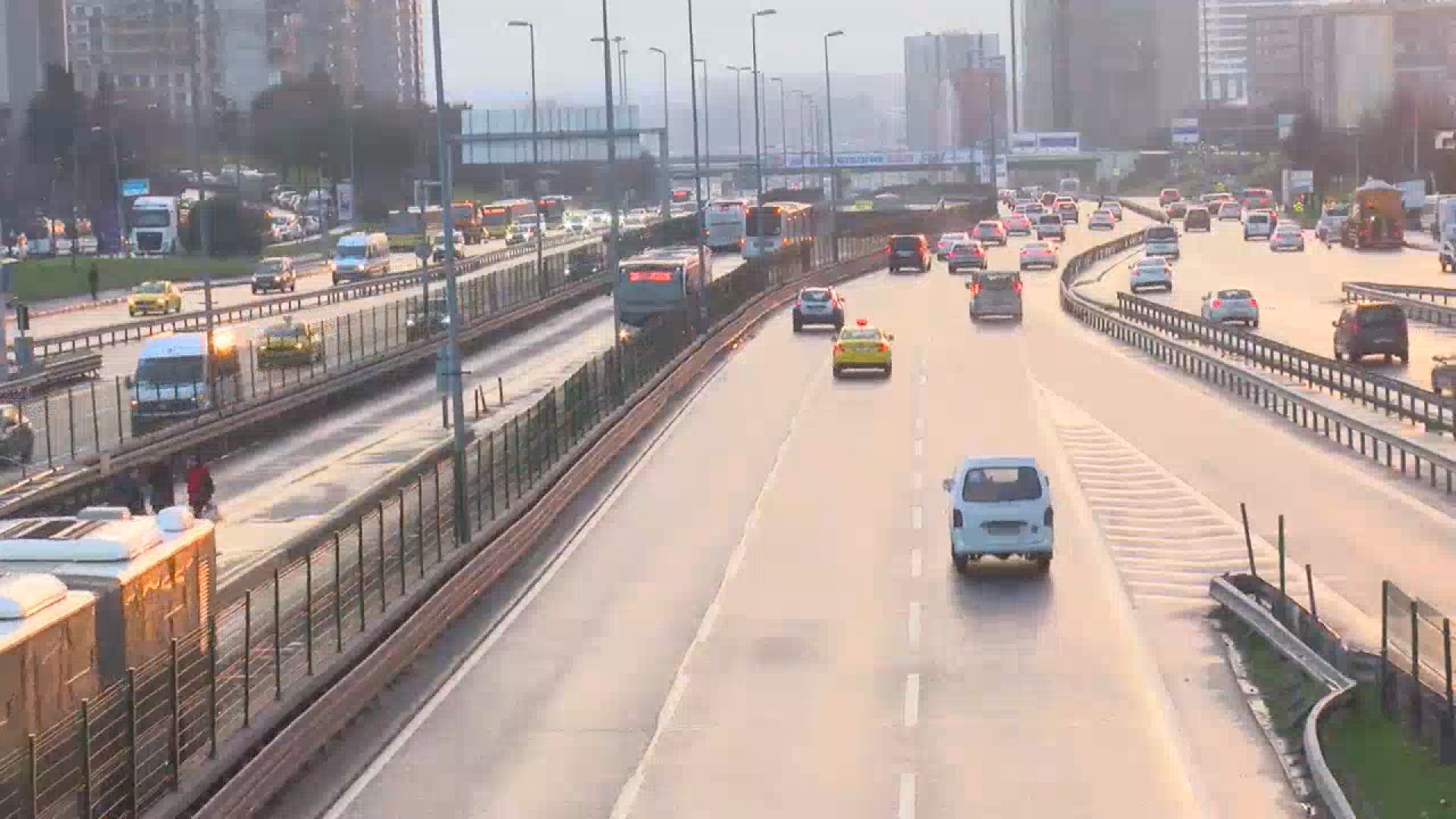 I S T A N B U L I S T A N B U L H A L K I T O P L U T A S I M A Y I 1124693 333721